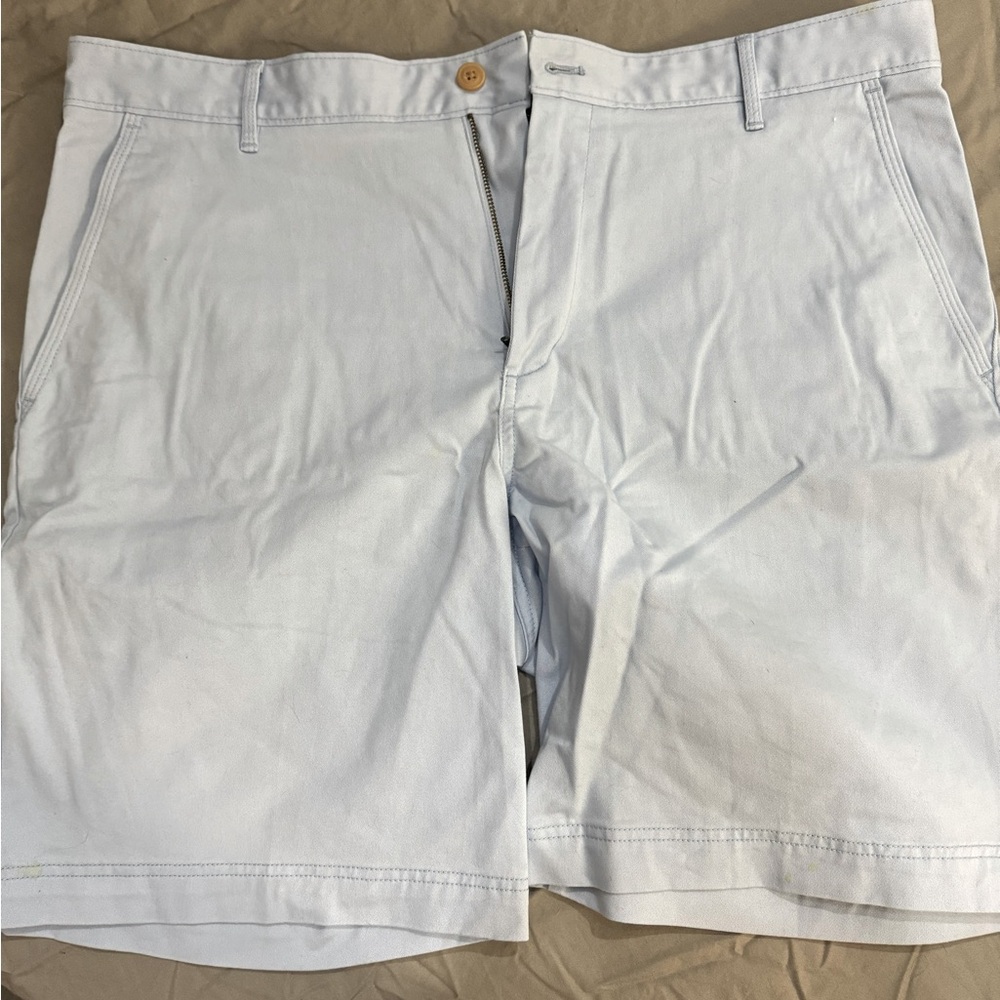 Izod light tan (stone) cotton flat front shorts